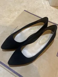 ブラックスエードポインテッドトゥパンプス