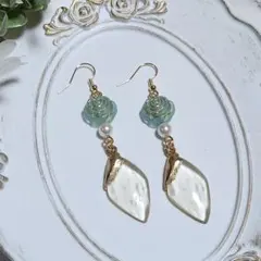 Item thumbnail for item 232ba260-12d6-4094-b96b-b57da1da30e8