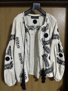 ZARA WOMAN アイボリー刺繍シャツ