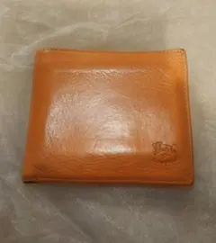 IL BISONTE 접이식 지갑 아카누메