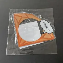 treasure ジュンギュ　缶バッジケース　カプセルトイ