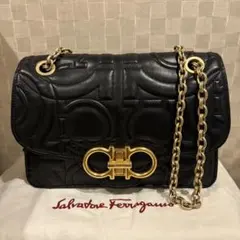Salvatore Ferragamo ブラックショルダーバッグ