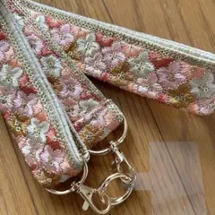 インド刺繍リボン　スマホショルダーストラップ