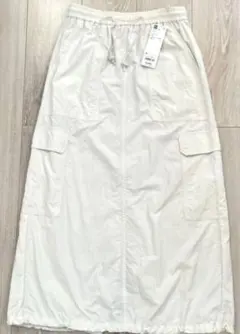 新品タグ付GU テックカーゴロングスカート Mサイズ 30 NATURAL