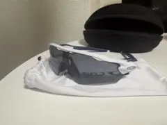 Oakley Custom サングラス ホワイト/ネイビー