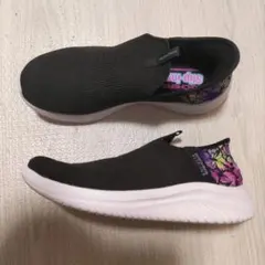 美品 23センチ SKECHERS バタフライ柄 スリップインズ スニーカーのサムネイル
