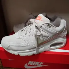 NIKE ウィメンズ　エアマックス コマンド プレミアム 25cm