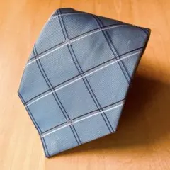 【BURBERRY】ブルー系ネクタイ シルク100% 騎士刺繍入り 日本製