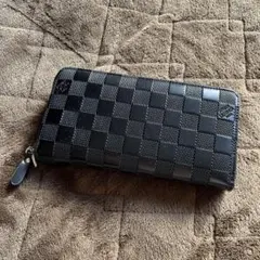 新品・未使用⭐︎長財布ラウンドファスナー男女兼用　黒　デザイン