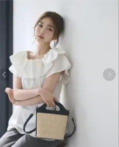 NATURAL BEAUTY BASICバルーンオフショルブラウスのサムネイル