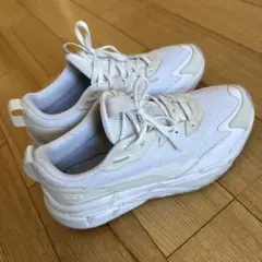 メッシュ スニーカー