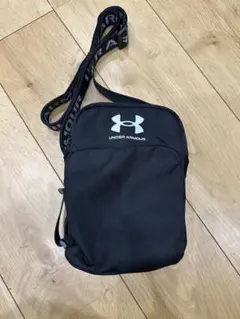 UNDER ARMOUR ショルダーバック