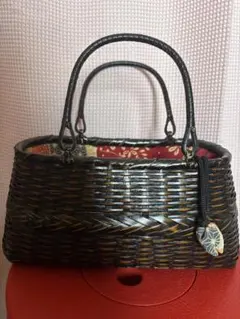 黒い籐製和装用バッグ
