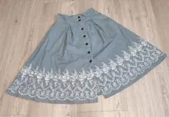 アクシーズファム✴︎刺繍入りデニムのフレアスカート