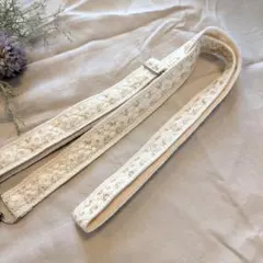 ホワイト スマホ　ショルダーストラップ　インド刺繍