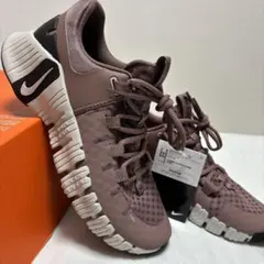 24cm ナイキ フリー メトコン 5 DV3950-201 ピンク　ベージュ