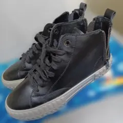 ENCHANTED ブラック ハイカットスニーカー新品未使用 箱つき