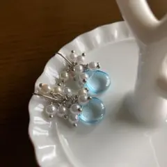 空色のハンドメイドピアス