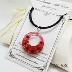 ハンドメイドレジンネックレス　フープ×ドライフラワー　小さな花々　レッド