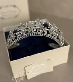 美品　Love Tiara　ティアラ　ヴィクトリアティアラ　結婚式　アクセサリー