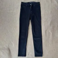 UNIQLO ブラック スキニーデニム 22