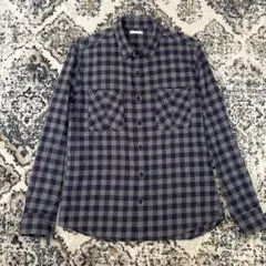 GUグレーとネイビーのチェック柄長袖シャツ Mサイズ