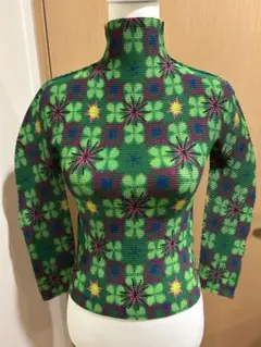 極美品✨ISSEY MIYAKE me プリーツ　花柄　グリーン　ネイビー 極美品✨ISSEY MIYAKE me プリーツ 花柄 グリーン ネイビー - メルカリ