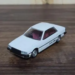 トミーテック カーコレクション80 日産スカイラインセダン 2000RSターボのサムネイル