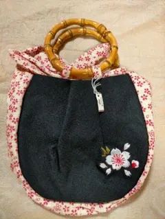 和風手提げバッグ（桜の刺繍、模様）