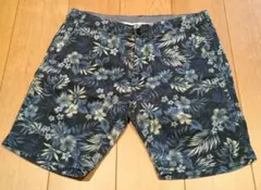 TAKAQ 花柄 ショートパンツ Lサイズのサムネイル