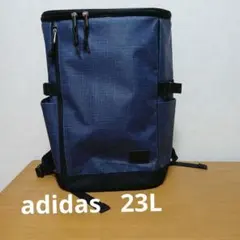 adidas 大容量スクエア型23L バックパック リュック ネイビー