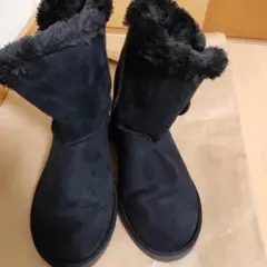 ブラックファーブーツ ボタン付き