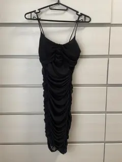 PRETTY LITTLETHING ブラックドレス