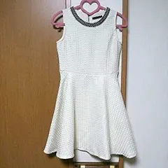 新品未使用！！♡クルーンアソング購入♡ビジュー付き♡オシャレなワンピース♡
