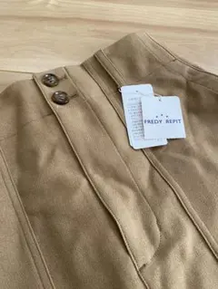 新品タグ付き　FREDY REPIT ベージュスカート 36