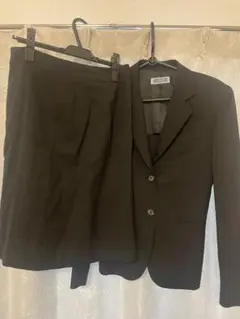 ブラック スカートスーツ セット　2つボタン　青山