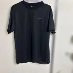NIKE ナイキ ワンポイント スウィッシュ ドライフィットTシャツ 黒白
