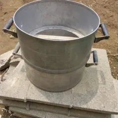 鋳物 両手鍋 大鍋 炊き出し用 囲炉鍋　古民家 鋳物 両手鍋 大鍋 炊き出し用 囲炉鍋 古民家 - メルカリ