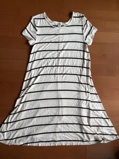 Old Navy ストライプ柄 半袖Tシャツ Mサイズのサムネイル
