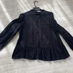 ZARAフリル付きブラック長袖シャツ