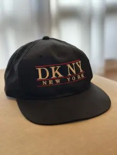 90s DKNY ダナキャランニューヨーク　刺繍6パネルキャップ
