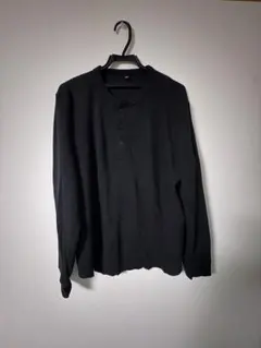 UNIQLOブラック ヘンリーネック 長袖カットソー Lサイズ短丈