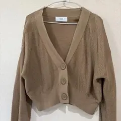 vネック