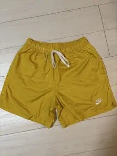 Nike イエロー ショートパンツ Mサイズ