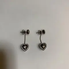 フォリフォリ　ハートモチーフ ストーン付きピアス
