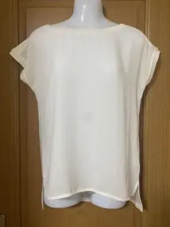 エムエフエディトリアル　白カットソーTシャツ　新品未使用品のサムネイル