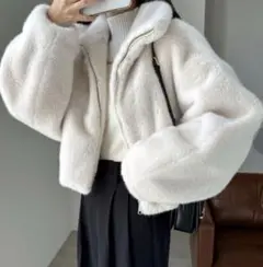 【最終価格】フェイクファーショート丈ジャケット　コート
