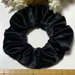 ハンドメイドシュシュ☆サテンブラック