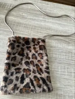ヒョウ柄ファーショルダーバッグ