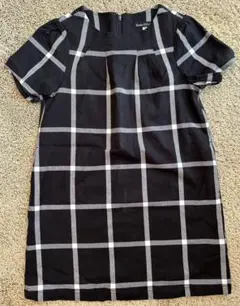 【BeBe春夏ワンピ】半袖ワンピース130センチ